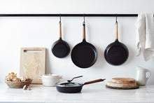 Load image into Gallery viewer, Vermicular Frying Pan &amp; Glass Lid | 28cm